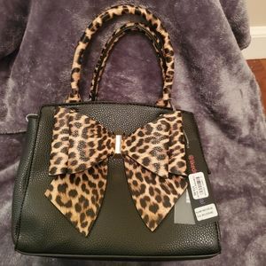 Leopard accent handbag